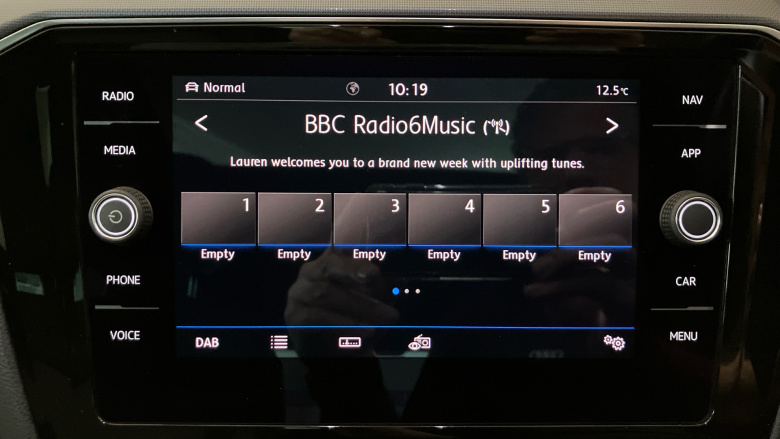 Volkswagen Passat 2.0 TDI R-Line 4dr [Panoramic Roof] Diesel Saloon